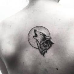 Geniales tatuajes de lobos aullando a la luna 4 lienzos