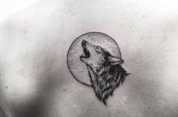 Geniales tatuajes de lobos aullando a la luna 4 lienzos