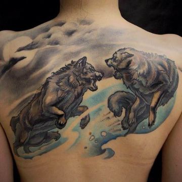 tatuajes de lobos en la espalda tenues colores