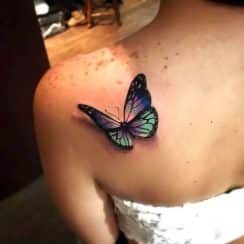 Originales tatuajes para mujeres de mariposa en 3 zonas