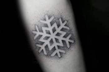 Diseños geniales de tatuajes de copos de nieve 2021