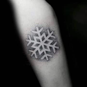 tatuajes de copos de nieve diseño dotwork