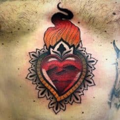 Un buen tatuaje sagrado corazon de jesus para 4 fervientes