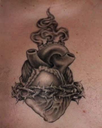 tatuaje sagrado corazon de jesus concepto realista