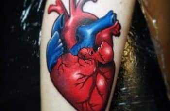 Diseño genial de tatuajes de corazones de colores amor 2021