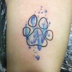 Ideas en tatuajes de huellas de perro y gato para el 2021