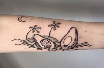 Curiosos tatuajes inspirados en el aguacate para 2 lienzos