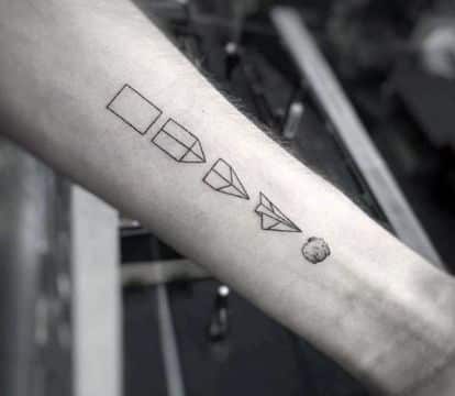 tatuaje de avion de papel proceso de creación