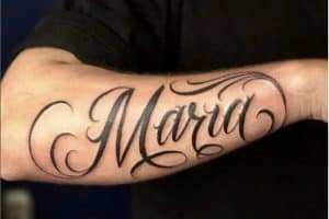 tatuajes con el nombre de maria letra elegante