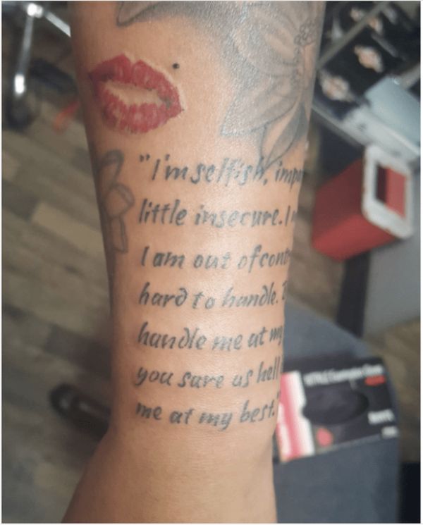 tatuajes de besos con frases de mujeres famosas