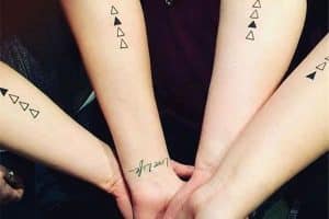 tatuajes para hacerse con hermanos triangulos