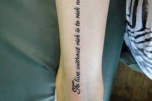 frases para tatuajes en la pierna definidos