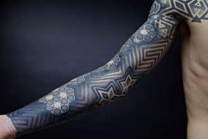 tatuajes de manga para hombre geometricos