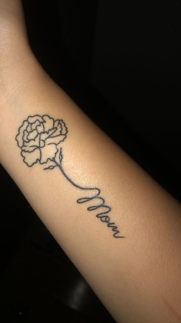 tatuajes para recordar a mama flor en lineas