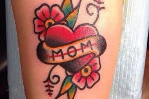 tatuajes para recordar a mama tradicional americano