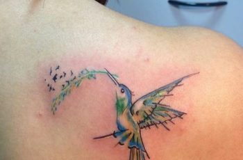 2 significados tatuajes de colibrí en el hombro para chicas