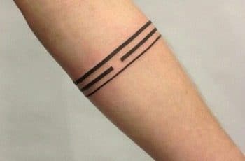 4  ideas en tatuajes de rayas para hombres minimalistas