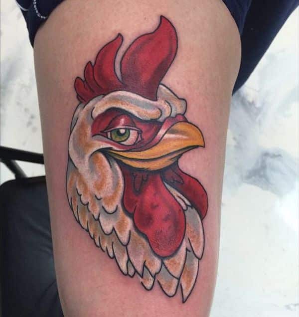 tatuajes de gallos en el brazo nueva escuela