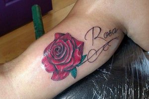tatuajes con el nombre de rosa homenaje