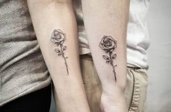 4 diseños tatuajes de rosas para parejas en brazos y piernas