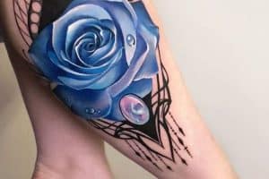 tatuajes de flores azules realistas