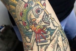 tatuajes de leyendas en el brazo y de mitos