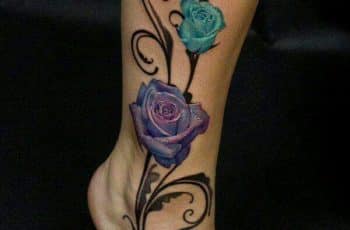 Tenues tatuajes de mariposas con rosas en 3 zonas corporales