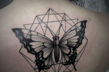 El significado de tatuarse una mariposa en la piel 2 estilos