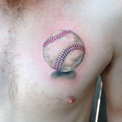 4 bolas en tatuajes de beisbol en el brazo pasión