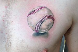 tatuajes de beisbol en el brazo realista