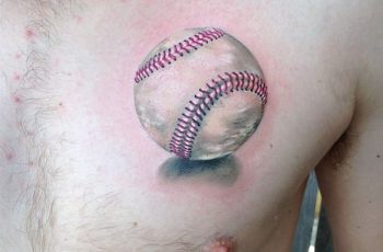 4 bolas en tatuajes de beisbol en el brazo pasión