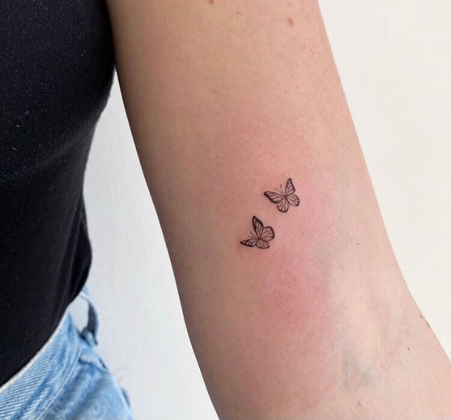 tatuajes de mariposas pequeñas en brazo para parejas
