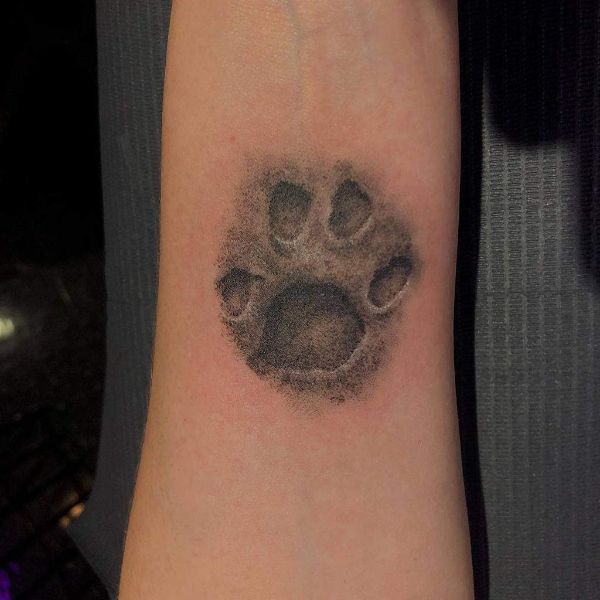 tatuajes de patitas de gato con textura