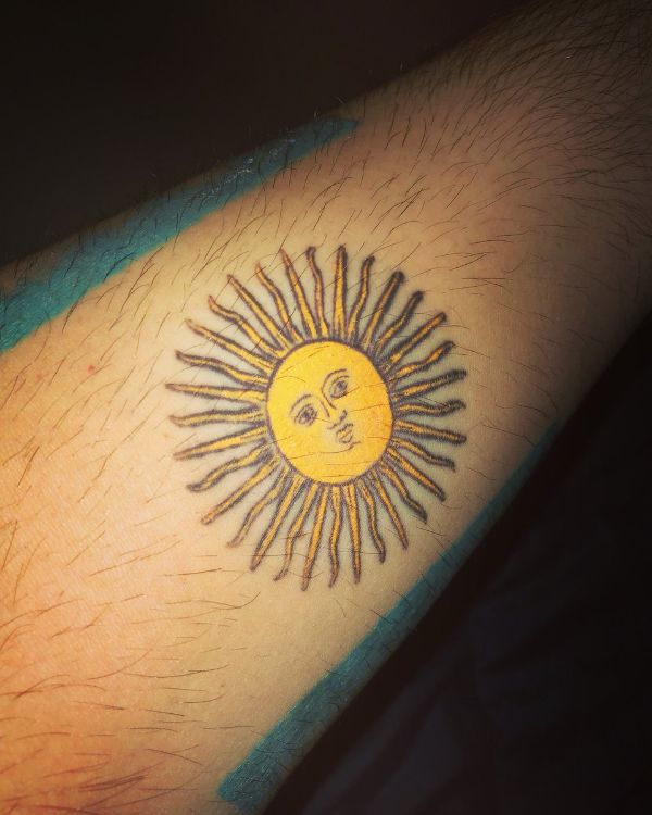 tatuajes de bandera argentina sol de mayo