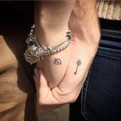 Tatuajes candado y llave pequeño para 2 lienzos enamorados