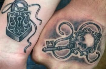 3 tatuajes corazon y llave para parejas y una pieza personal