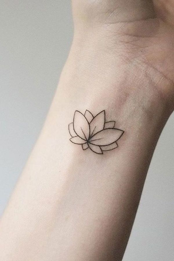 tatuajes de flores minimalistas flor de loto