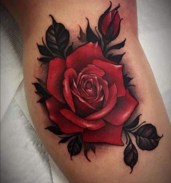 tatuajes de flores rojas realistas