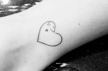 2 tonos neutros tatuajes de perros minimalistas para mujeres