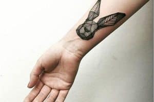 tatuajes de conejos pequeños geometricos