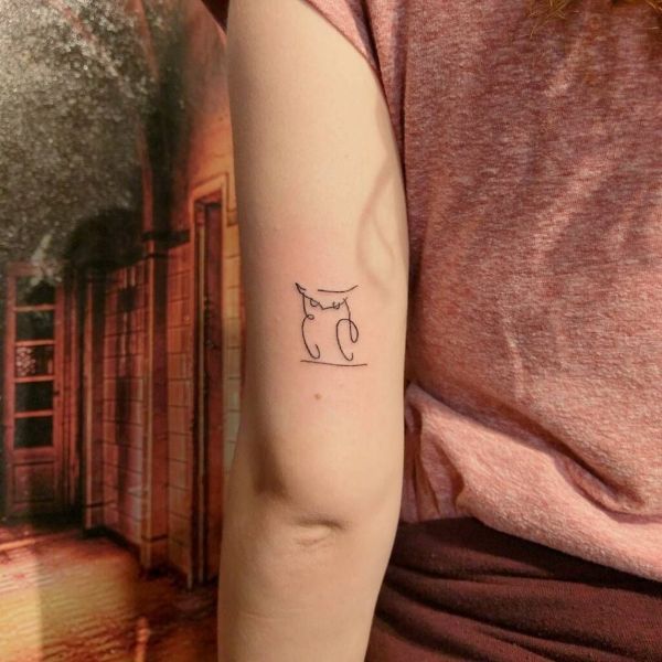 tatuajes de lechuzas para mujer rasgos linea continua