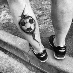 El significado del tatuaje de futbol en la pierna 4 ejemplos