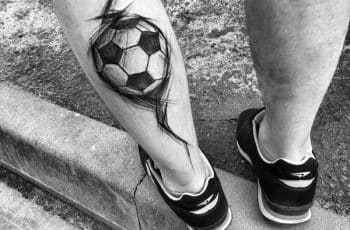 El significado del tatuaje de futbol en la pierna 4 ejemplos