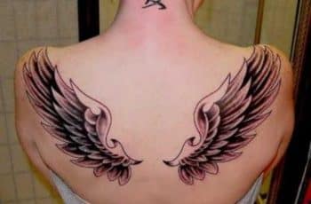 Hermosos tatuajes de alas para mujer en 2 posiciones
