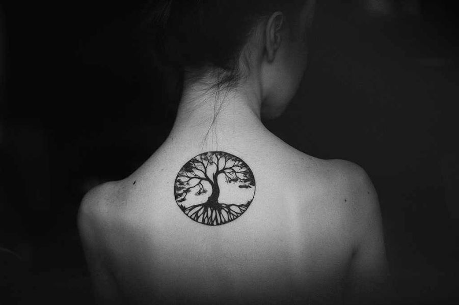 tatuajes en el brazo arbol de la vida en la espalda