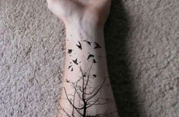 2 estilos tatuajes en el brazo bosque mangas y brazaletes