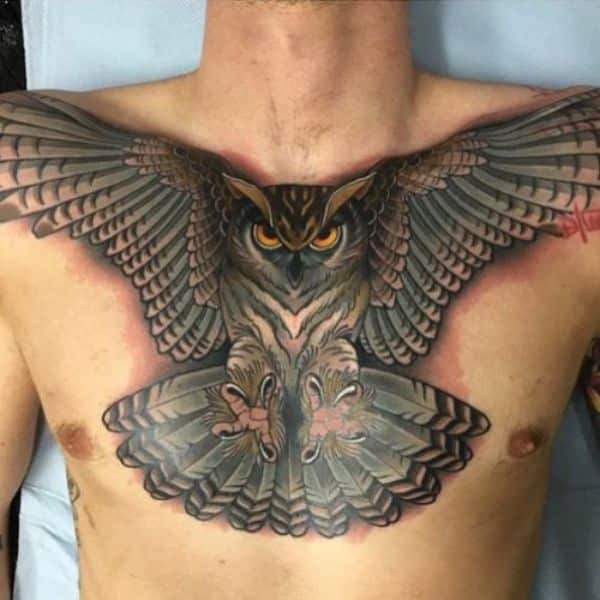 tatuajes de buhos alas abiertas con altos detalles