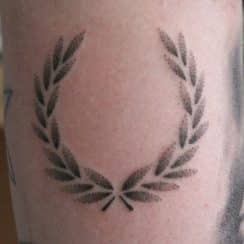 5 ideas tatuajes pequeños brazo hombre simbólicos