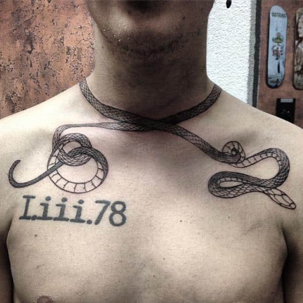 tatuajes alrededor del cuello serpientes