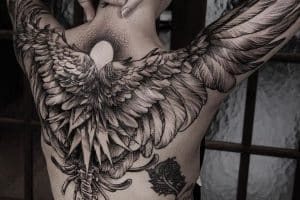tatuajes de alas para hombres en espalda cobertura de hombros